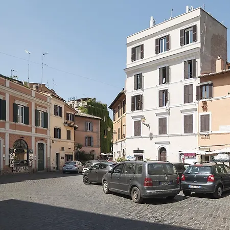 Trastevere Roomy * Рим